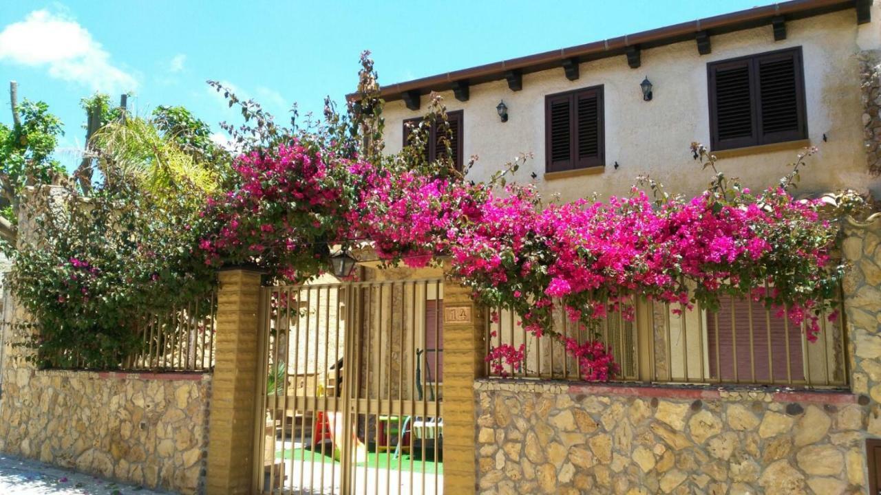 Casa Vacanze Mediterraneo Villa Tre Fontane Kültér fotó