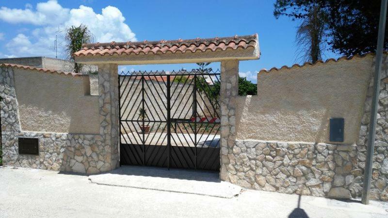 Casa Vacanze Mediterraneo Villa Tre Fontane Kültér fotó