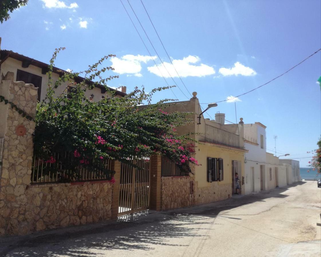 Casa Vacanze Mediterraneo Villa Tre Fontane Kültér fotó